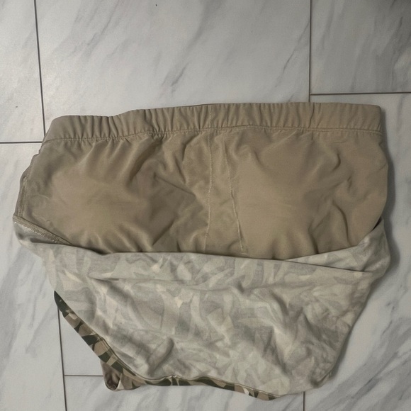 Old Navy PowerChill XL Women's Green and Tan Patterned Top - Picture 6 of 6